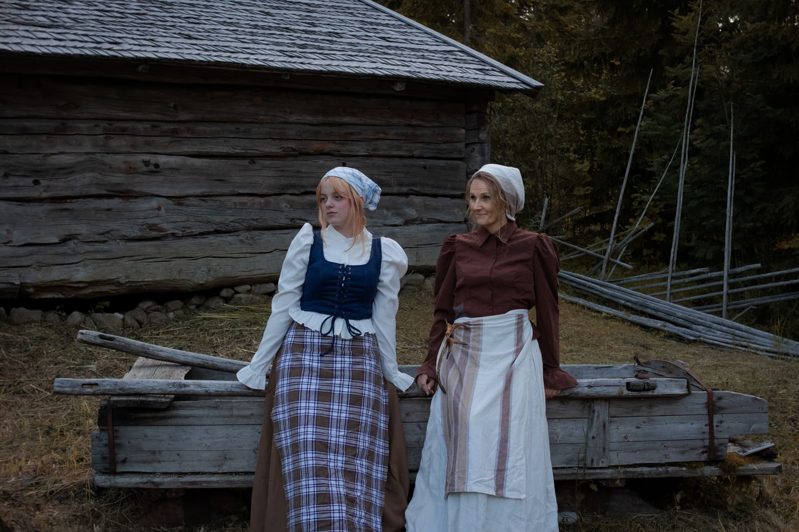 Vid stugväggen